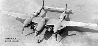 P-38 Lightning, chasseur bimoteur à long rayon d'action qui fut redoutable en Europe.
